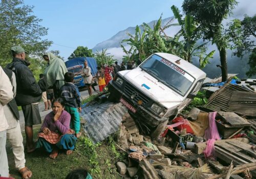 एम्बुलेन्स घरभित्र छिर्दा सुतिरहेकी वृद्धाको मृत्यु